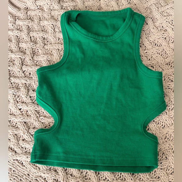 Women’s Ribbed Cropped Tank - Picture 3 of 5